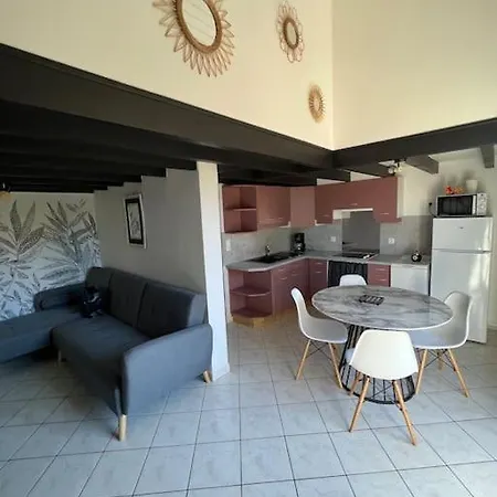 Charmante Maison Bien Equipee, De Bord De Руайян